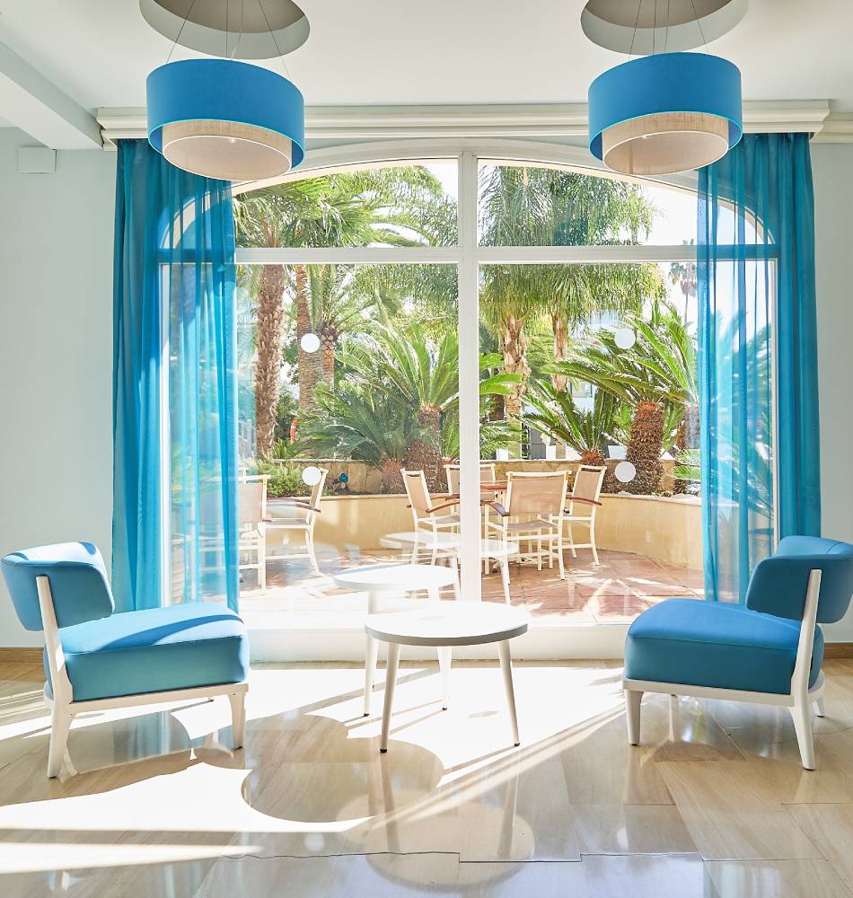 Mónica Hotel